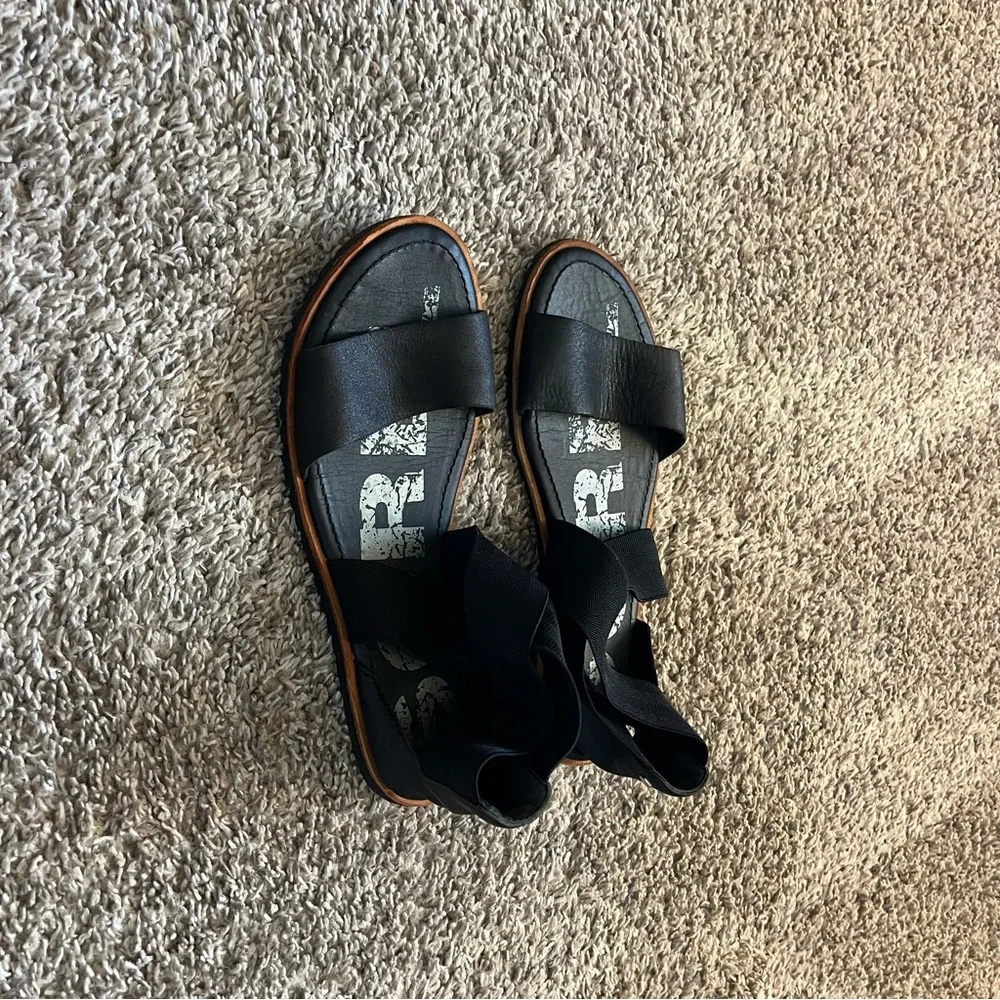 Sorel sandals - Picture 3 of 6